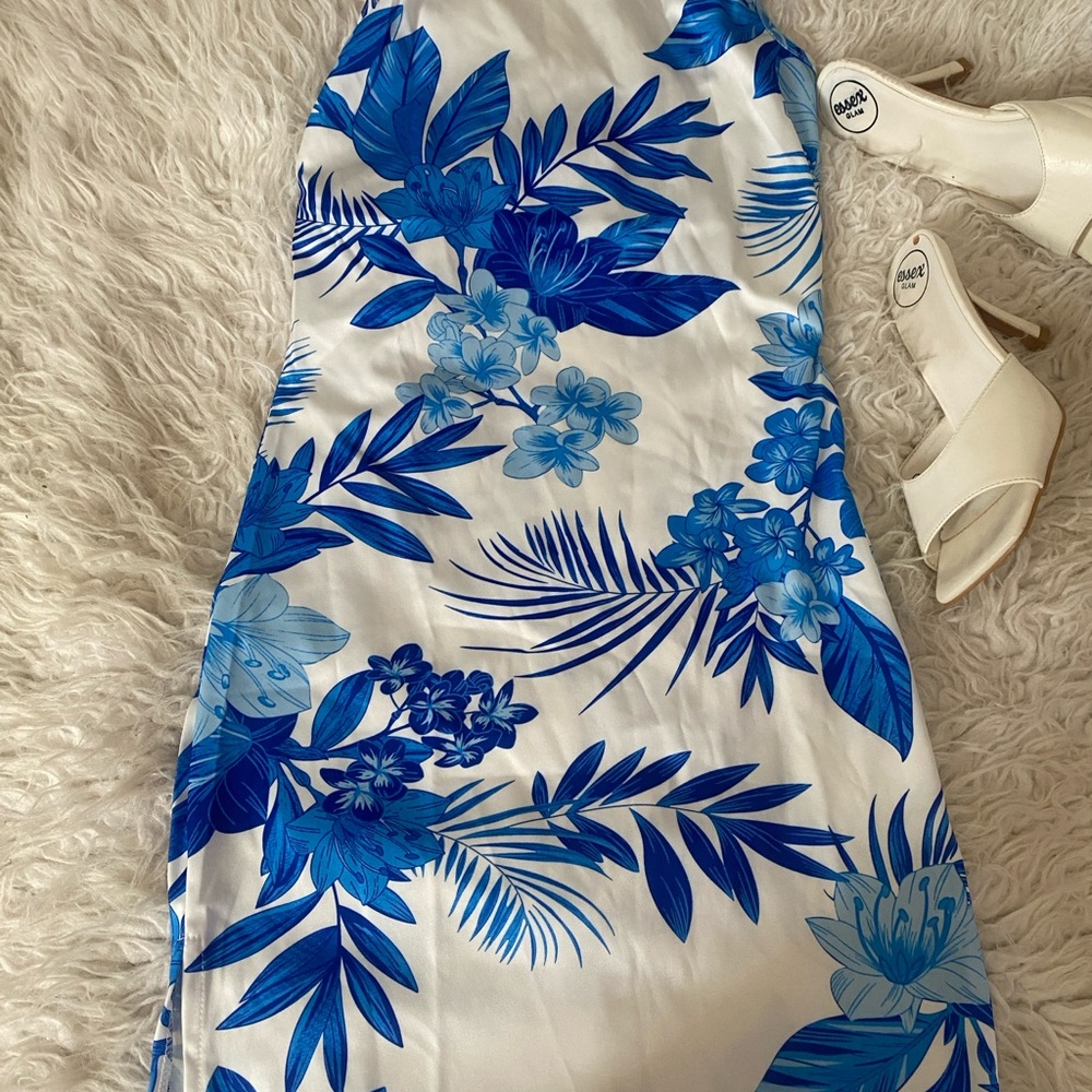 Floral Blue and White Dress 
HEELS NOT INCLUDED